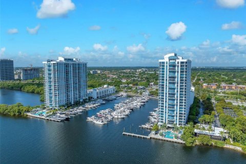 Copropriété à vendre à North Miami Beach, Floride: 2 chambres, 170.57 m2 № 1996732 - photo 29
