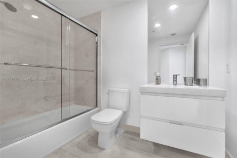 Copropriété à vendre à North Miami Beach, Floride: 2 chambres, 170.57 m2 № 1996732 - photo 15