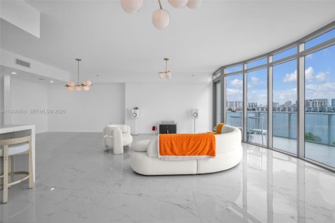 Copropriété à vendre à North Miami Beach, Floride: 2 chambres, 170.57 m2 № 1996732 - photo 6