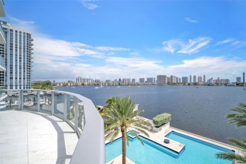 Copropriété à vendre à North Miami Beach, Floride: 2 chambres, 170.57 m2 № 1996732 - photo 26