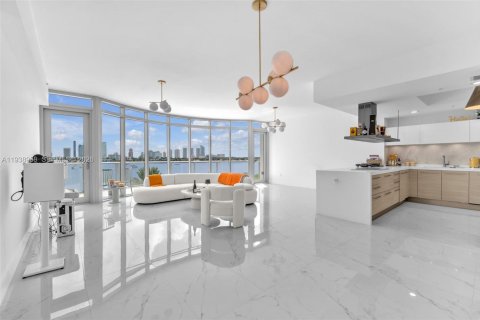 Copropriété à vendre à North Miami Beach, Floride: 2 chambres, 170.57 m2 № 1996732 - photo 5