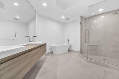 Copropriété à vendre à North Miami Beach, Floride: 2 chambres, 170.57 m2 № 1996732 - photo 16