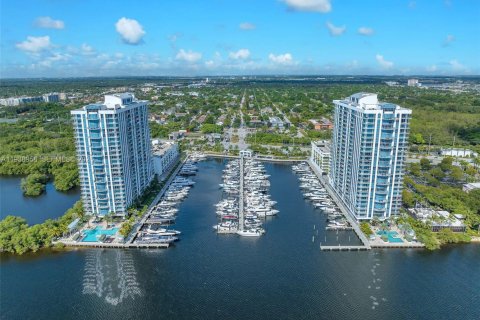 Copropriété à vendre à North Miami Beach, Floride: 2 chambres, 170.57 m2 № 1996732 - photo 28
