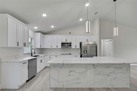 House in Citrus Springs, Florida 3 bedrooms, 138.7 sq.m. № 2203778 - photo 7