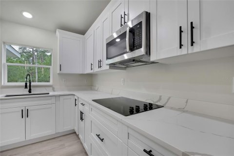 House in Citrus Springs, Florida 3 bedrooms, 138.7 sq.m. № 2203778 - photo 9