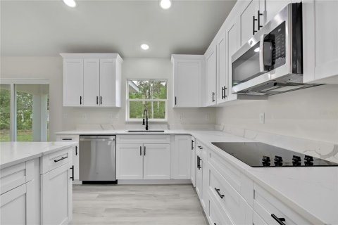 House in Citrus Springs, Florida 3 bedrooms, 138.7 sq.m. № 2203778 - photo 10