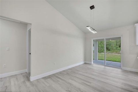 House in Citrus Springs, Florida 3 bedrooms, 138.7 sq.m. № 2203778 - photo 11