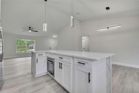 House in Citrus Springs, Florida 3 bedrooms, 138.7 sq.m. № 2203778 - photo 6