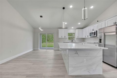 House in Citrus Springs, Florida 3 bedrooms, 138.7 sq.m. № 2203778 - photo 5