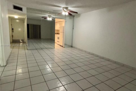 Condo in Miami, Florida, 2 bedrooms  № 2041956