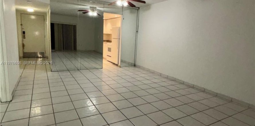 Condo in Miami, Florida, 2 bedrooms  № 2041956