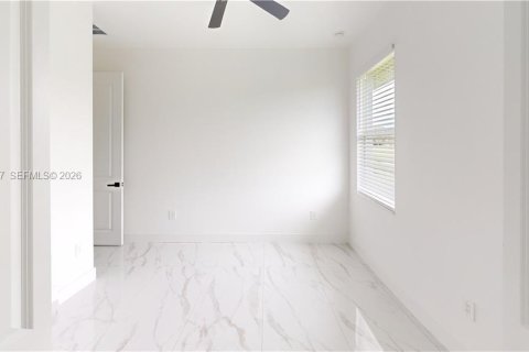 House in Fort Myers, Florida 4 bedrooms, 140.75 sq.m. № 2152700 - photo 16