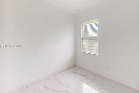 House in Fort Myers, Florida 4 bedrooms, 140.75 sq.m. № 2152700 - photo 14
