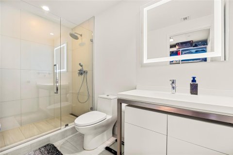 Copropriété à vendre à Sunrise, Floride: 2 chambres, 131.92 m2 № 2191480 - photo 11