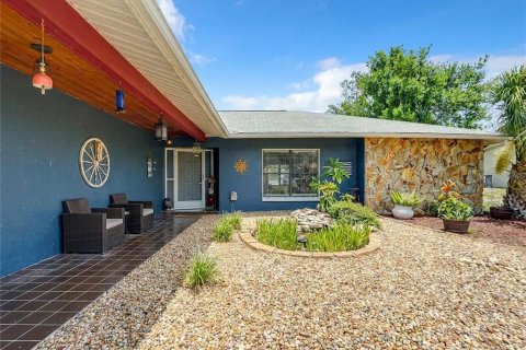 Casa en venta en Weeki Wachee, Florida, 3 dormitorios, 165.92 m2 № 2156071 - foto 23