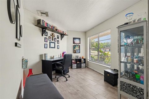 Casa en venta en Weeki Wachee, Florida, 3 dormitorios, 165.92 m2 № 2156071 - foto 17