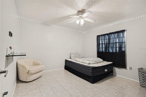 Casa en venta en Weeki Wachee, Florida, 3 dormitorios, 165.92 m2 № 2156071 - foto 16