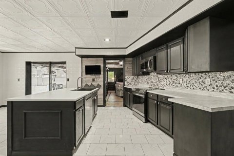 Casa en venta en Weeki Wachee, Florida, 3 dormitorios, 165.92 m2 № 2156071 - foto 3