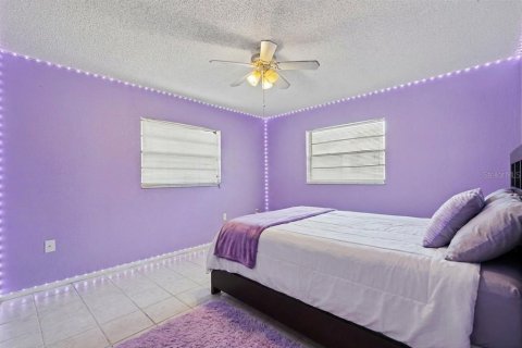 Casa en venta en Weeki Wachee, Florida, 3 dormitorios, 165.92 m2 № 2156071 - foto 15