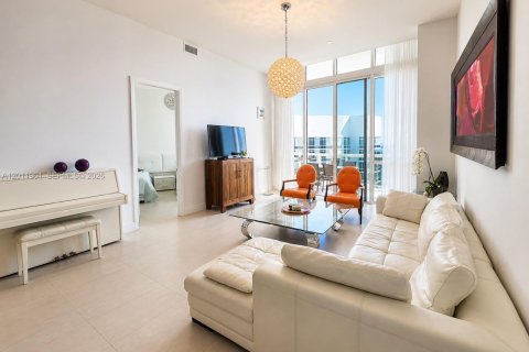 Condo in Sunny Isles Beach, Florida, 2 bedrooms  № 2074956 - photo 3