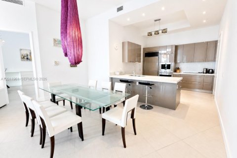 Condo in Sunny Isles Beach, Florida, 2 bedrooms  № 2074956 - photo 17