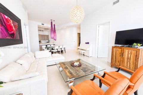 Condo in Sunny Isles Beach, Florida, 2 bedrooms  № 2074956 - photo 5