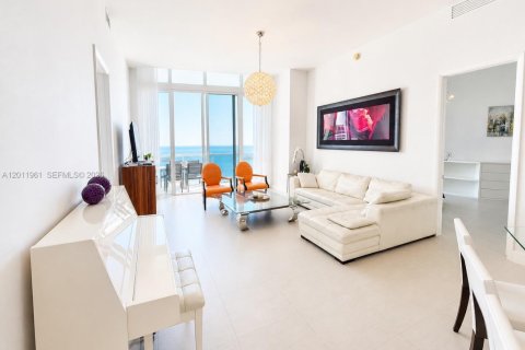 Condo in Sunny Isles Beach, Florida, 2 bedrooms  № 2074956 - photo 18
