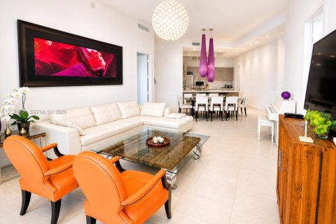 Condo in Sunny Isles Beach, Florida, 2 bedrooms  № 2074956 - photo 7