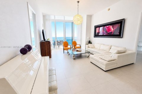 Condo in Sunny Isles Beach, Florida, 2 bedrooms  № 2074956 - photo 2