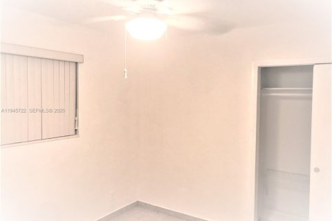 Villa ou maison à louer à Hollywood, Floride: 3 chambres, 170.2 m2 № 2003738 - photo 20