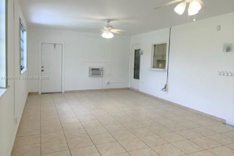 Villa ou maison à louer à Hollywood, Floride: 3 chambres, 170.2 m2 № 2003738 - photo 9