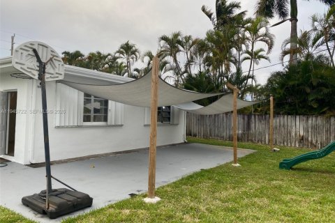 Villa ou maison à louer à Hollywood, Floride: 3 chambres, 170.2 m2 № 2003738 - photo 4