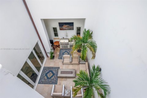 Condo in Coral Gables, Florida, 3 bedrooms  № 1976988 - photo 13