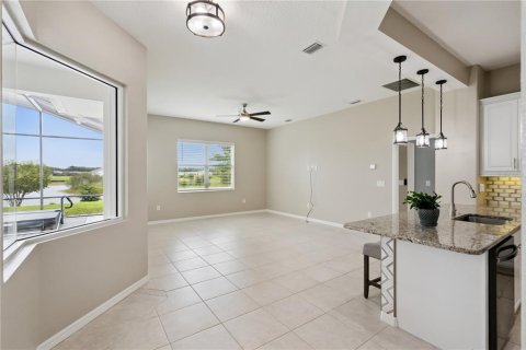 House in Mount Dora, Florida 3 bedrooms, 207.26 sq.m. № 2393712 - photo 12