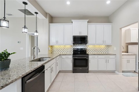 House in Mount Dora, Florida 3 bedrooms, 207.26 sq.m. № 2393712 - photo 16