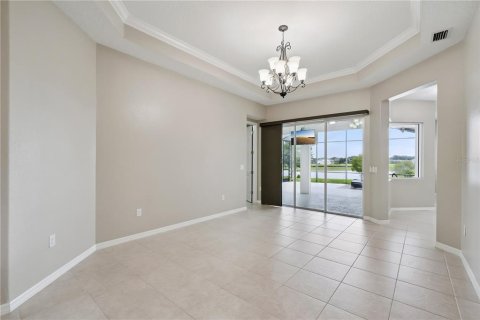 House in Mount Dora, Florida 3 bedrooms, 207.26 sq.m. № 2393712 - photo 9