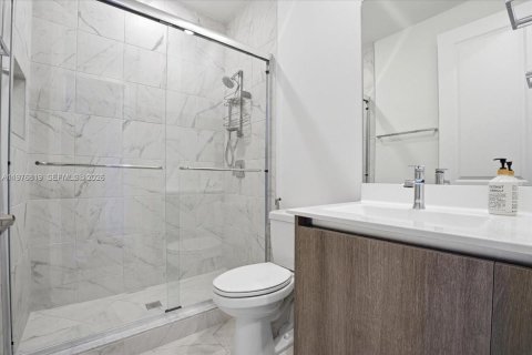 Adosado en venta en Miami, Florida, 4 dormitorios, 211.82 m2 № 2040598 - foto 27