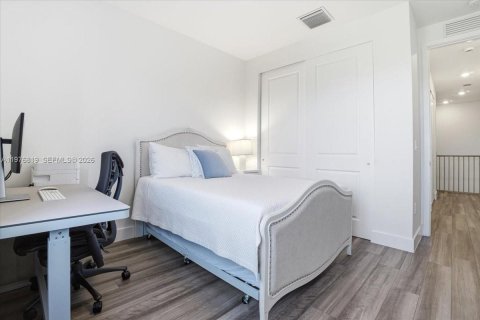 Adosado en venta en Miami, Florida, 4 dormitorios, 211.82 m2 № 2040598 - foto 29