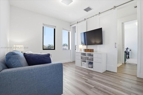 Adosado en venta en Miami, Florida, 4 dormitorios, 211.82 m2 № 2040598 - foto 21