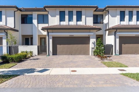 Таунхаус в Майами, Флорида 4 спальни, 211.82м2 № 2040598