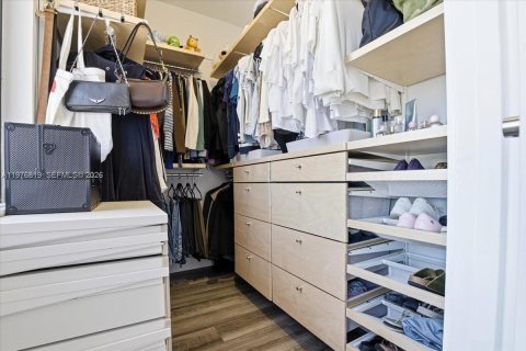 Adosado en venta en Miami, Florida, 4 dormitorios, 211.82 m2 № 2040598 - foto 22