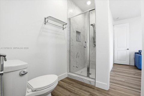 Adosado en venta en Miami, Florida, 4 dormitorios, 211.82 m2 № 2040598 - foto 24