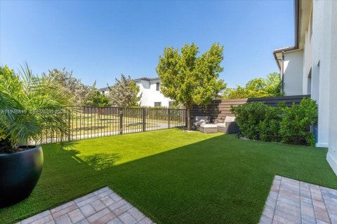 Adosado en venta en Miami, Florida, 4 dormitorios, 211.82 m2 № 2040598 - foto 30