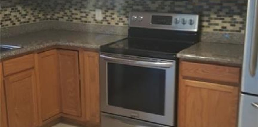 Condominio en Hallandale Beach, Florida, 2 dormitorios № 2250204