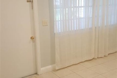 Condominio en venta en Hallandale Beach, Florida, 2 dormitorios, 111.48 m2 № 2250204 - foto 6