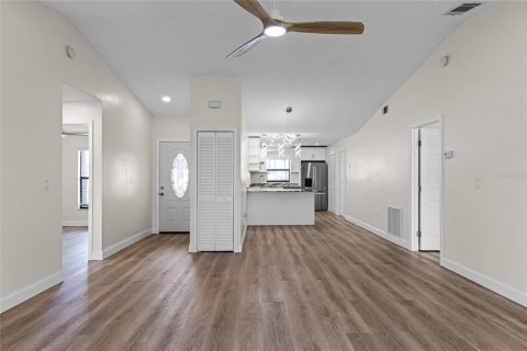 Casa en venta en Kissimmee, Florida, 3 dormitorios, 123.47 m2 № 1344132 - foto 5