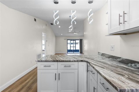 Casa en venta en Kissimmee, Florida, 3 dormitorios, 123.47 m2 № 1344132 - foto 11