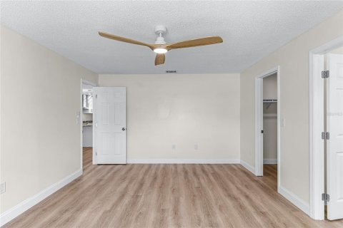 House in Kissimmee, Florida 3 bedrooms, 123.47 sq.m. № 1344132 - photo 14