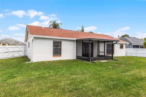 House in Kissimmee, Florida 3 bedrooms, 123.47 sq.m. № 1344132 - photo 30