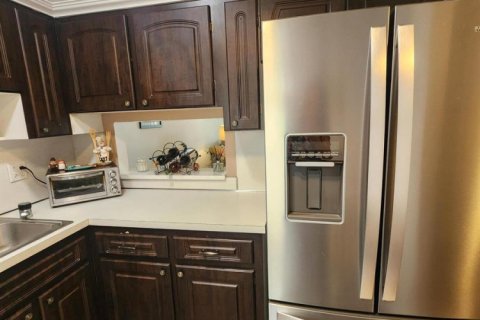 Condo in Hollywood, Florida, 1 bedroom  № 2260955 - photo 5